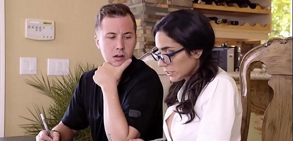  Heated fuck between a teen chick and her study partner